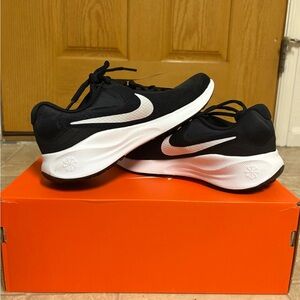 *New Black and White NIKE Eco-Friendly shoes